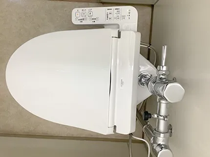 生徒用トイレの温水洗浄便座(ウォシュレット)設置工事